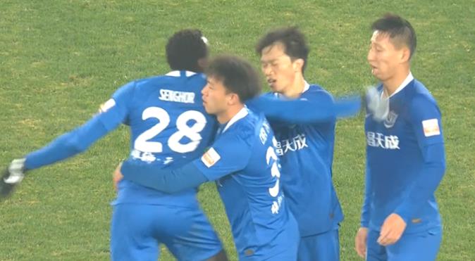 比赛赛场打架,比赛场上的斗殴