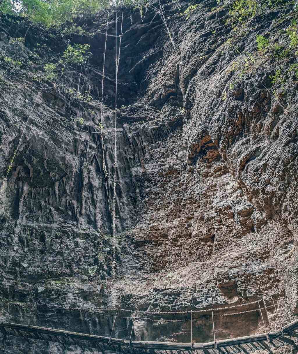 穿裙子自驾游,自驾游坐龙峡