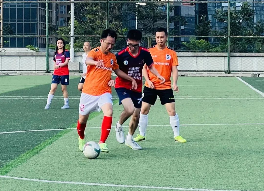 深大的知名的校友,踢足球的学长