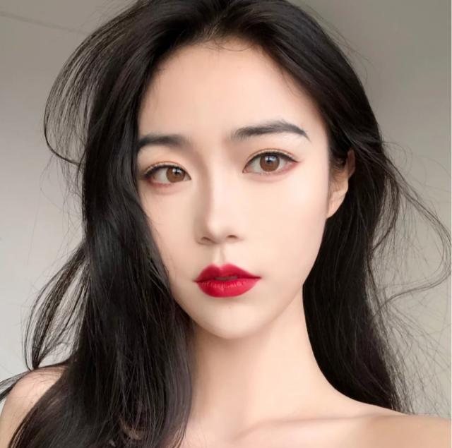 黄皮肤女孩最适合的大牌口红推荐,适合白皮春夏涂的唇釉口红色号