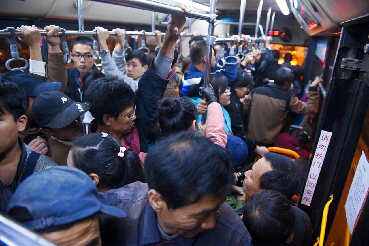 公交车收费那么便宜为啥还收费,公交车不赚钱为什么还要运营