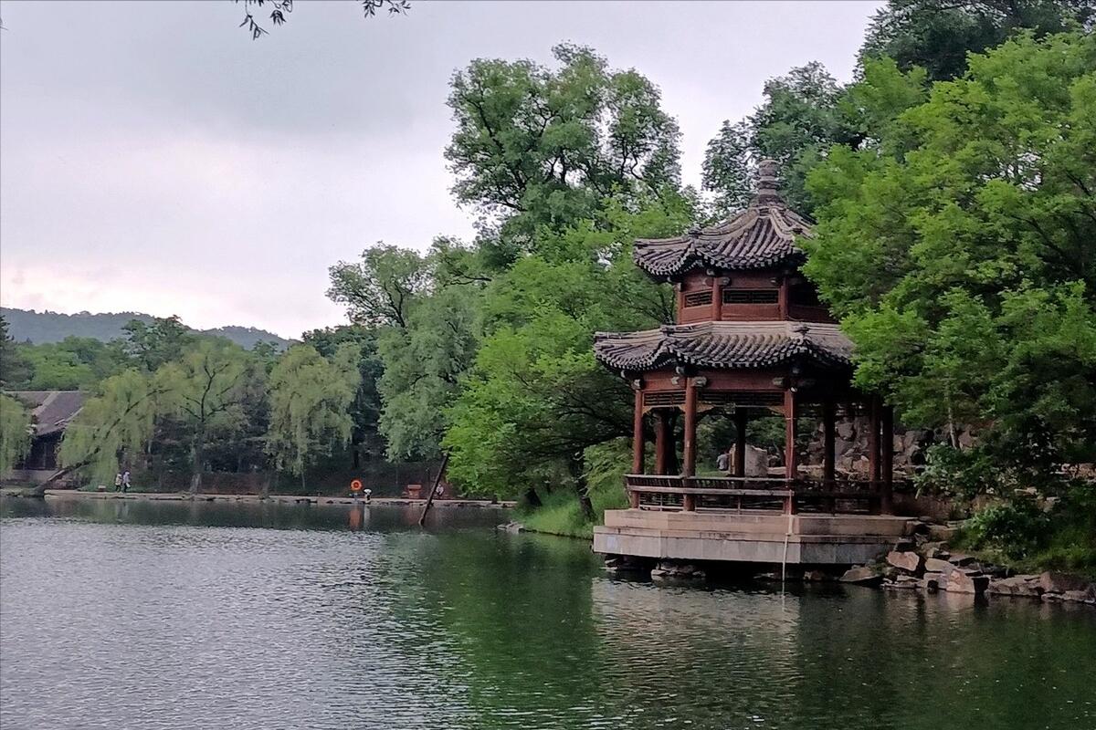 适合夏天旅游的国内避暑胜地,国内夏天避暑最佳旅游地大排名