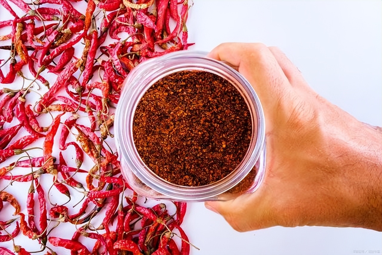 车上放什么工具防身不违法还吓人,交警车上放什么防身工具不违法