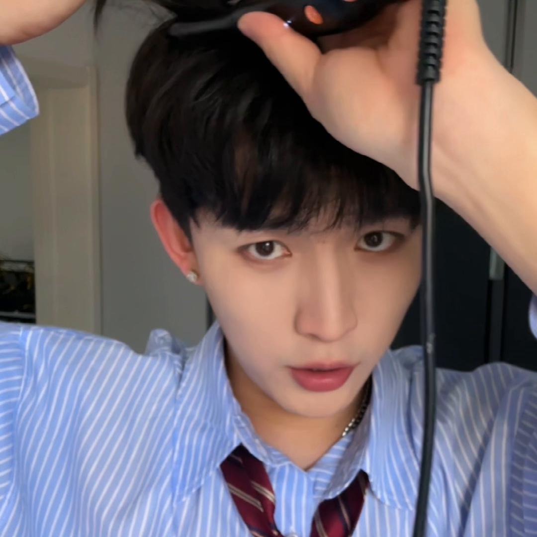 适合学生党扎的韩系发型省时间,温柔慵懒的韩系发型