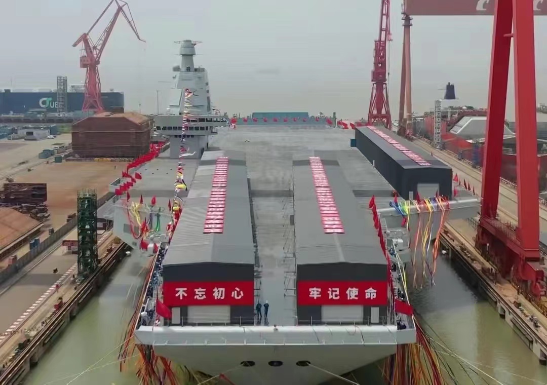 中国052d与055 (俄媒评价055舰)