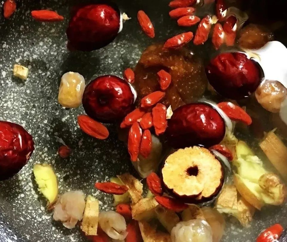 夜间吃什么食物补气血最好,补气血吃什么食物最好最有效果