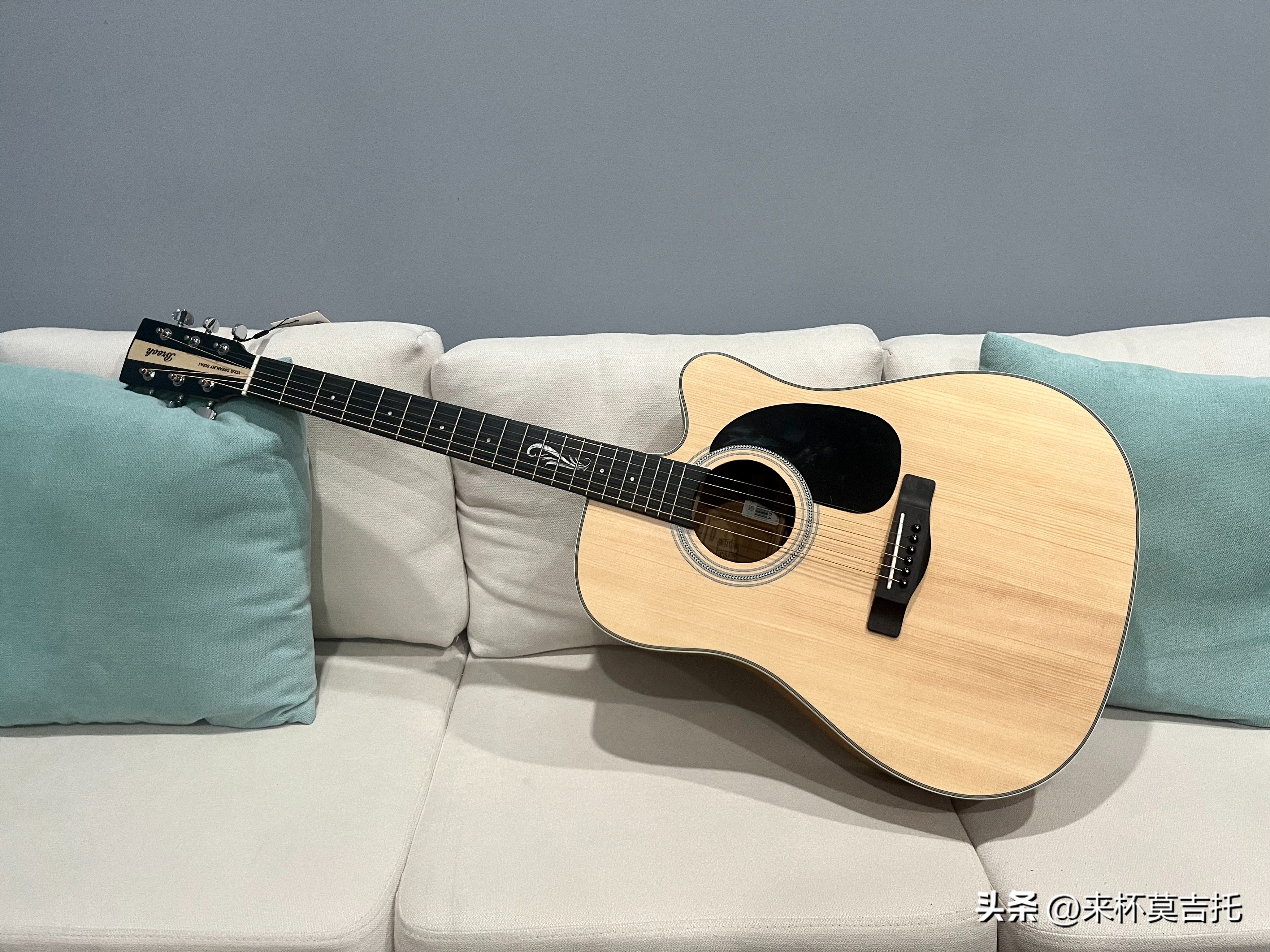 千元以下吉他怎么挑,布鲁克吉他s25g和s25n哪个好