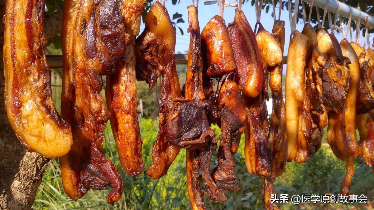 放了十年的腊肉长满霉斑还能吃吗,放了8年长满霉斑和包浆的腊肉