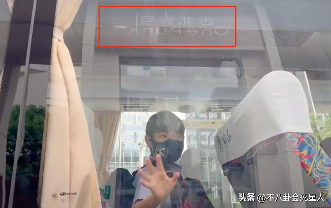 吴尊在自家豪宅为老婆与儿子庆祝,吴尊晒10岁女儿照片