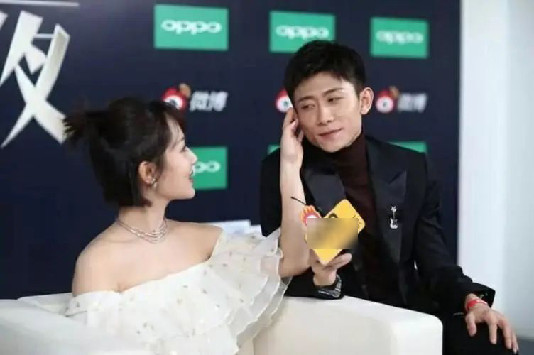 张一山对和杨紫谈恋爱的看法,分析张一山对杨紫的感情