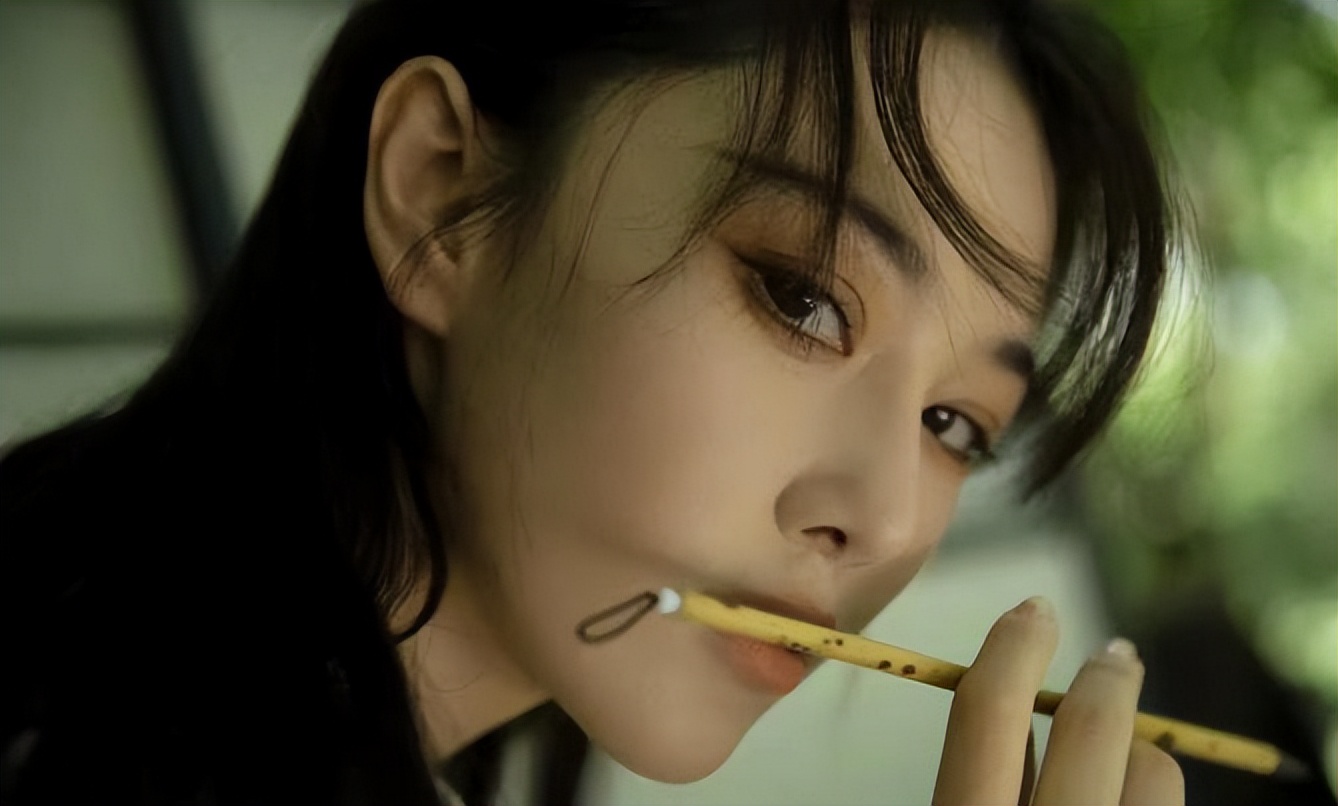 一手烂牌打出王炸的张馨予,张馨予一手烂牌打王炸