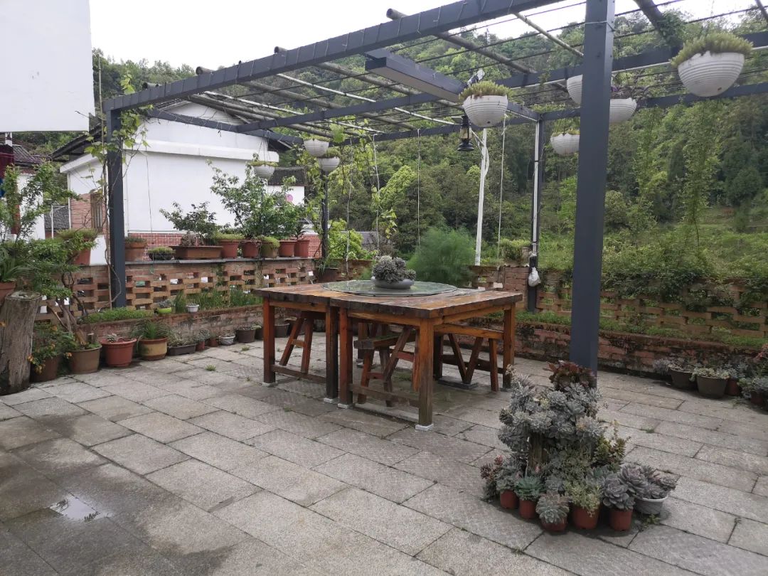 贵阳背靠大山农村老房子出租,贵阳农村房子有院子