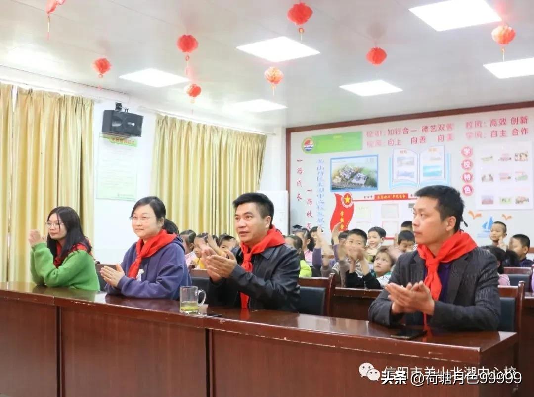 争做新时代好队员新队员入队仪式,喜迎二十大争做好队员800字