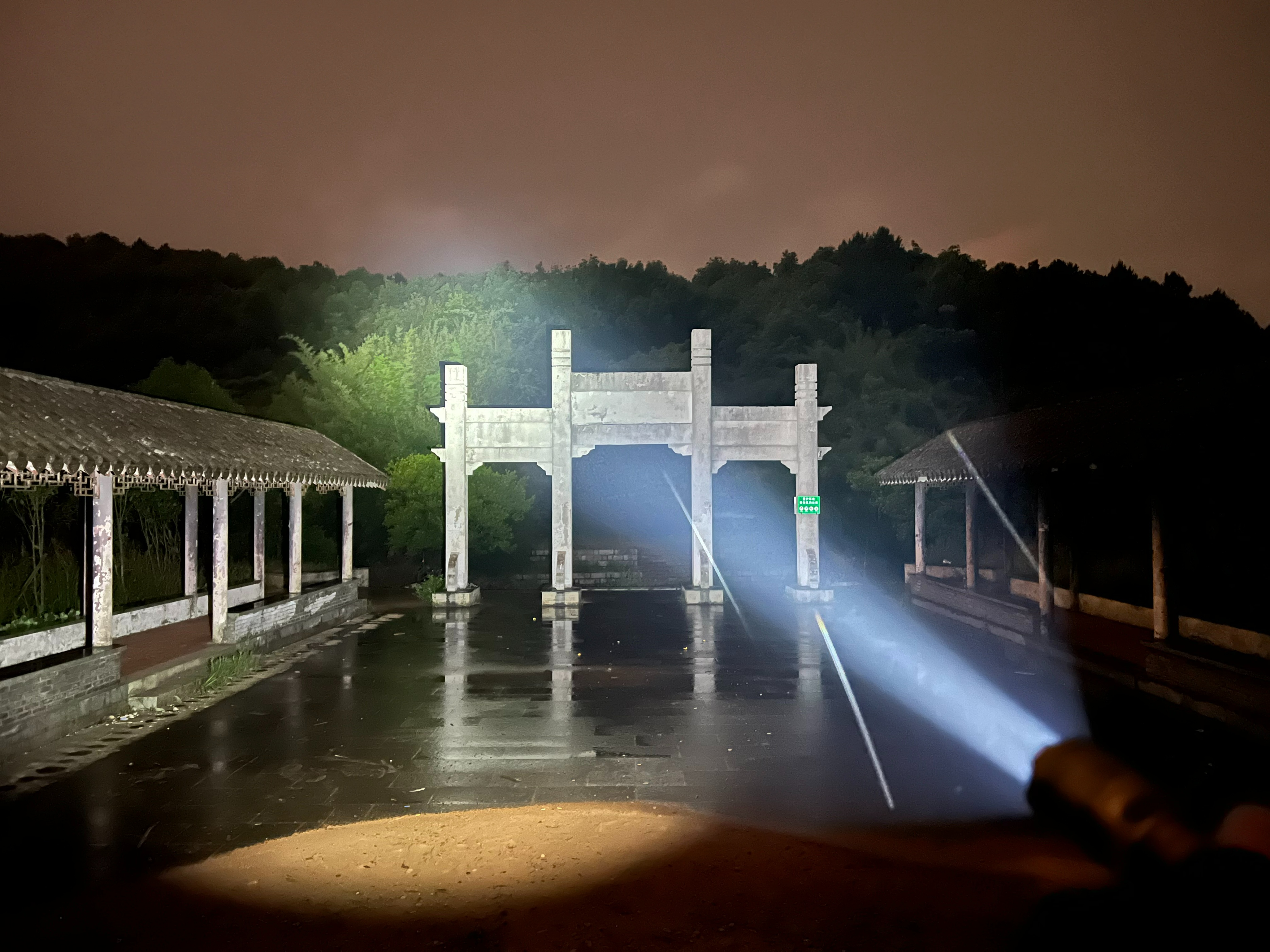 fenix手电测评tk35,fenixtk20uev2.0战术手电