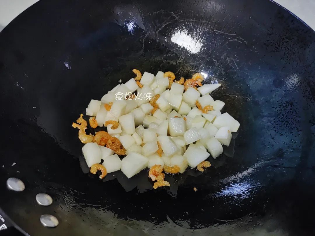 中年人想长寿常吃三种食物,老年人适合的清肺润肺食物