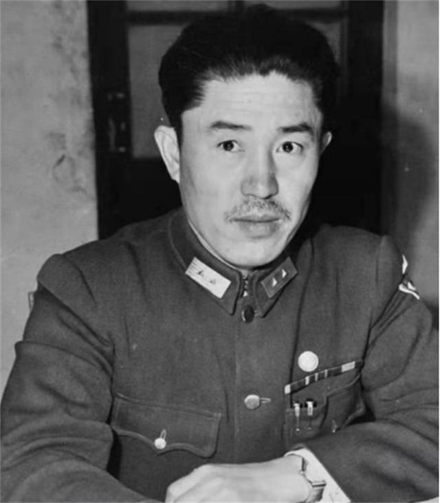 国军少校被俘后送去改造，高声大喊：我是902，获得*云陈**亲自接见