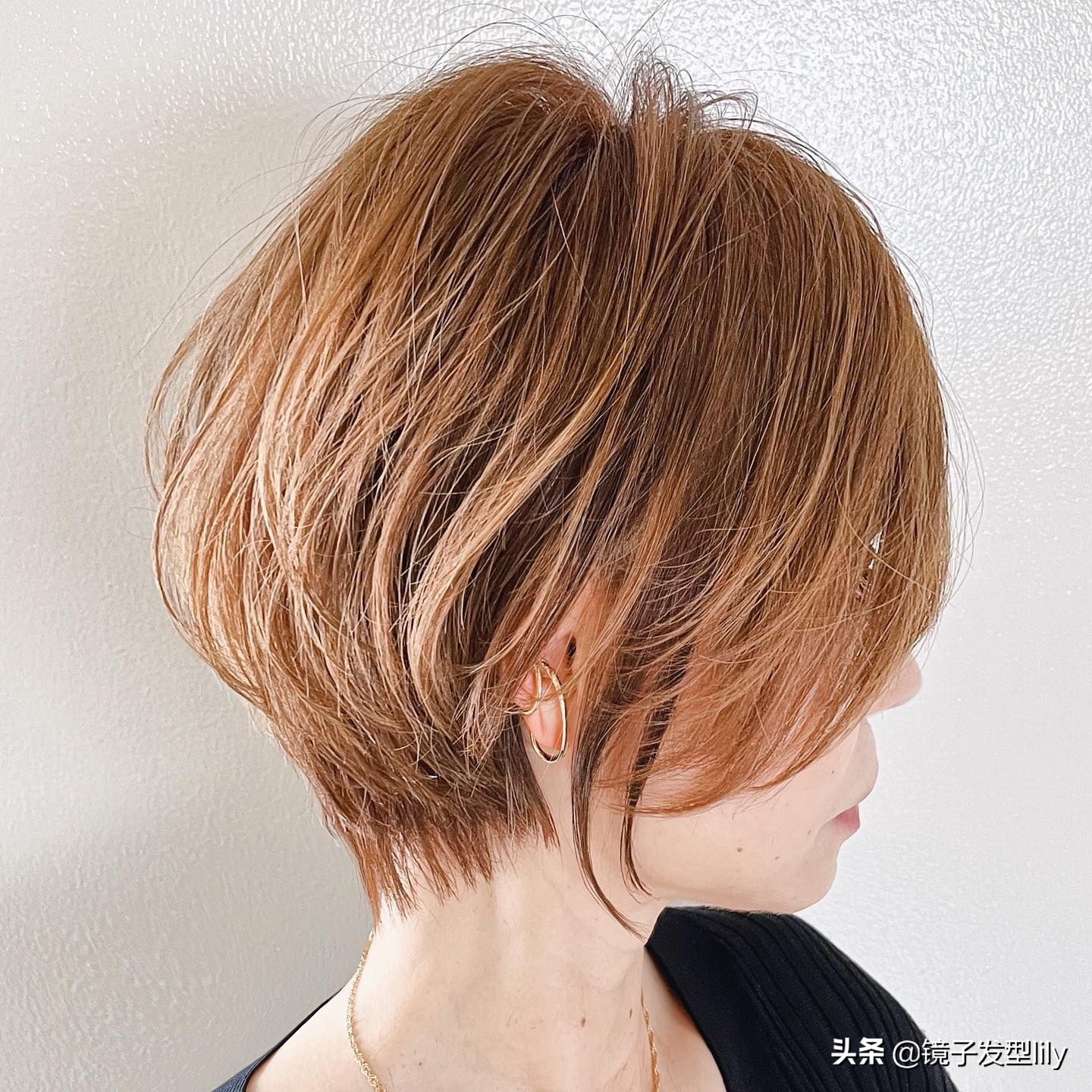 扎着放下都好看的烫发短发,可扎短发发型女2020流行烫发