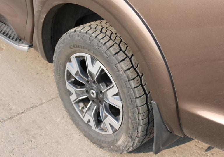 固铂at3可以装19寸的轮毂,更换长城炮备胎