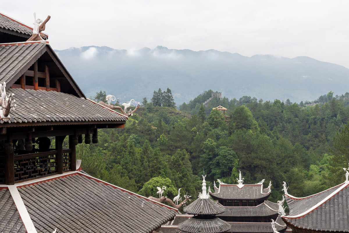 坡屋面上脊瓦的施工方法,现浇屋面瓦施工流程