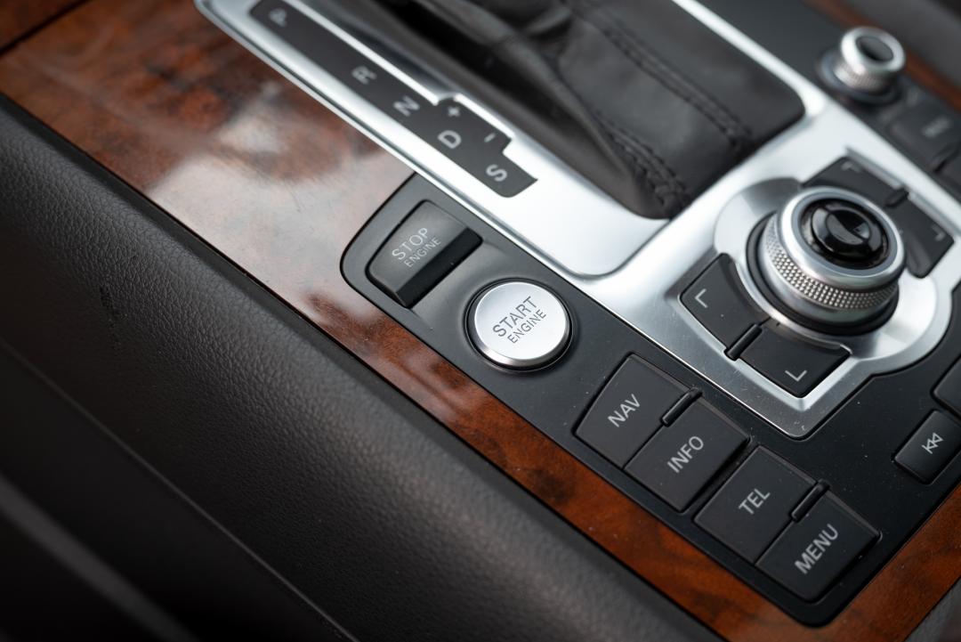 2011年奥迪q7二手值得购买么,二手的奥迪q7和宝马x5哪个好