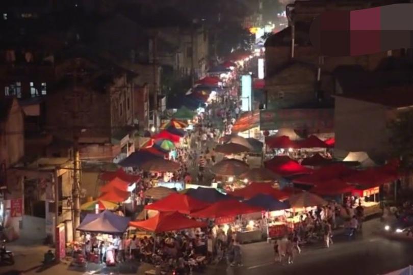 老人管理夜市,老人掌管夜市