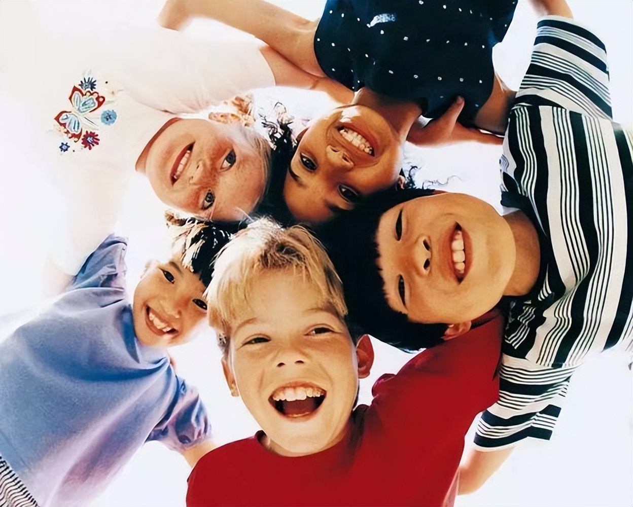 话多的孩子和话少的孩子各有优势,话多和话少的孩子长大后差距明显