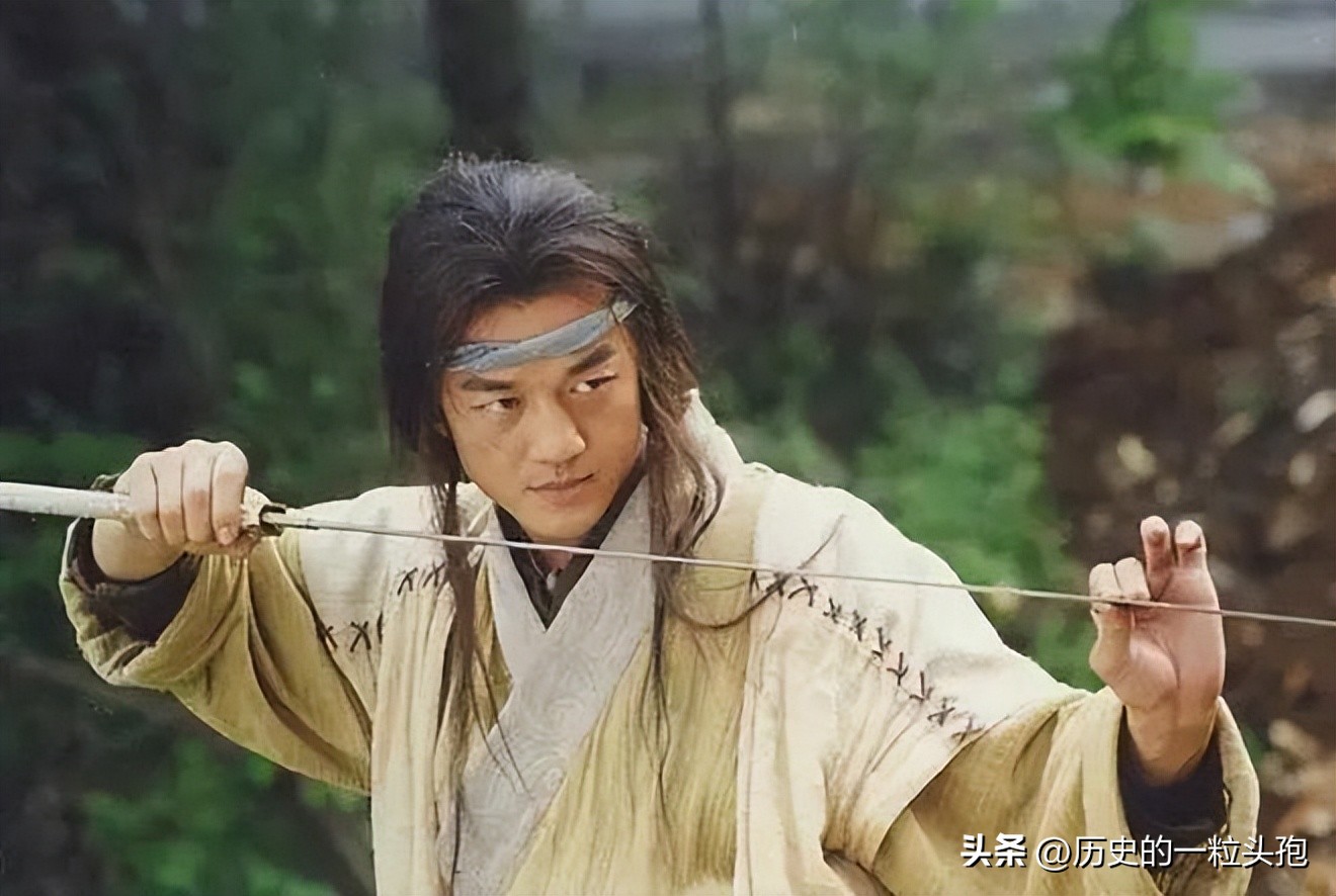 两天六个瓜：梁朝伟长居日本，李亚鹏欠债四千万，乐嘉为女人还俗