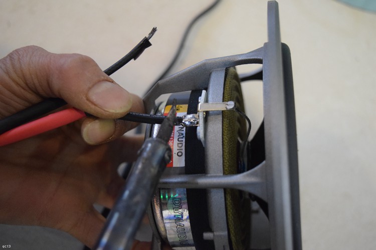 奥迪A4L音响改装丹拿喇叭，美妙音质让人如临现场！昆明发烧友