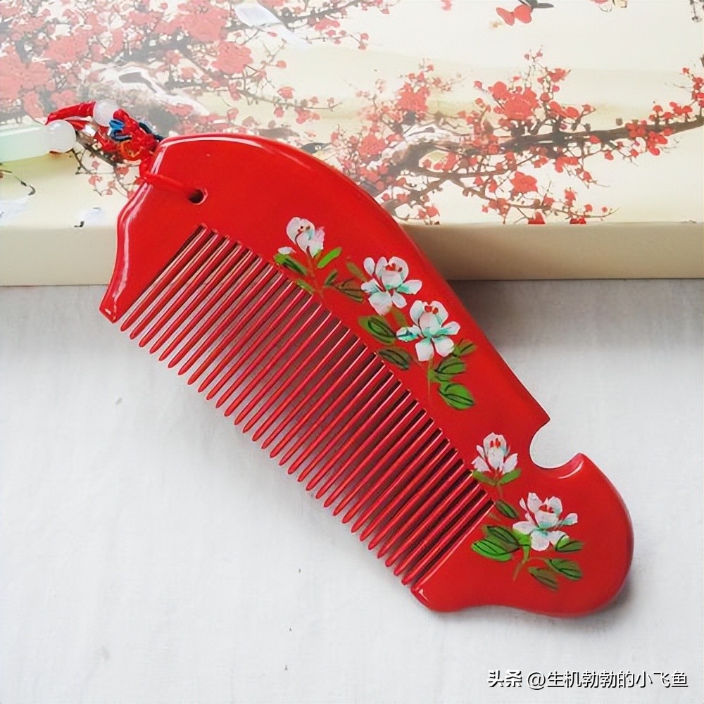 奇闻百科：一把古梳寄相思