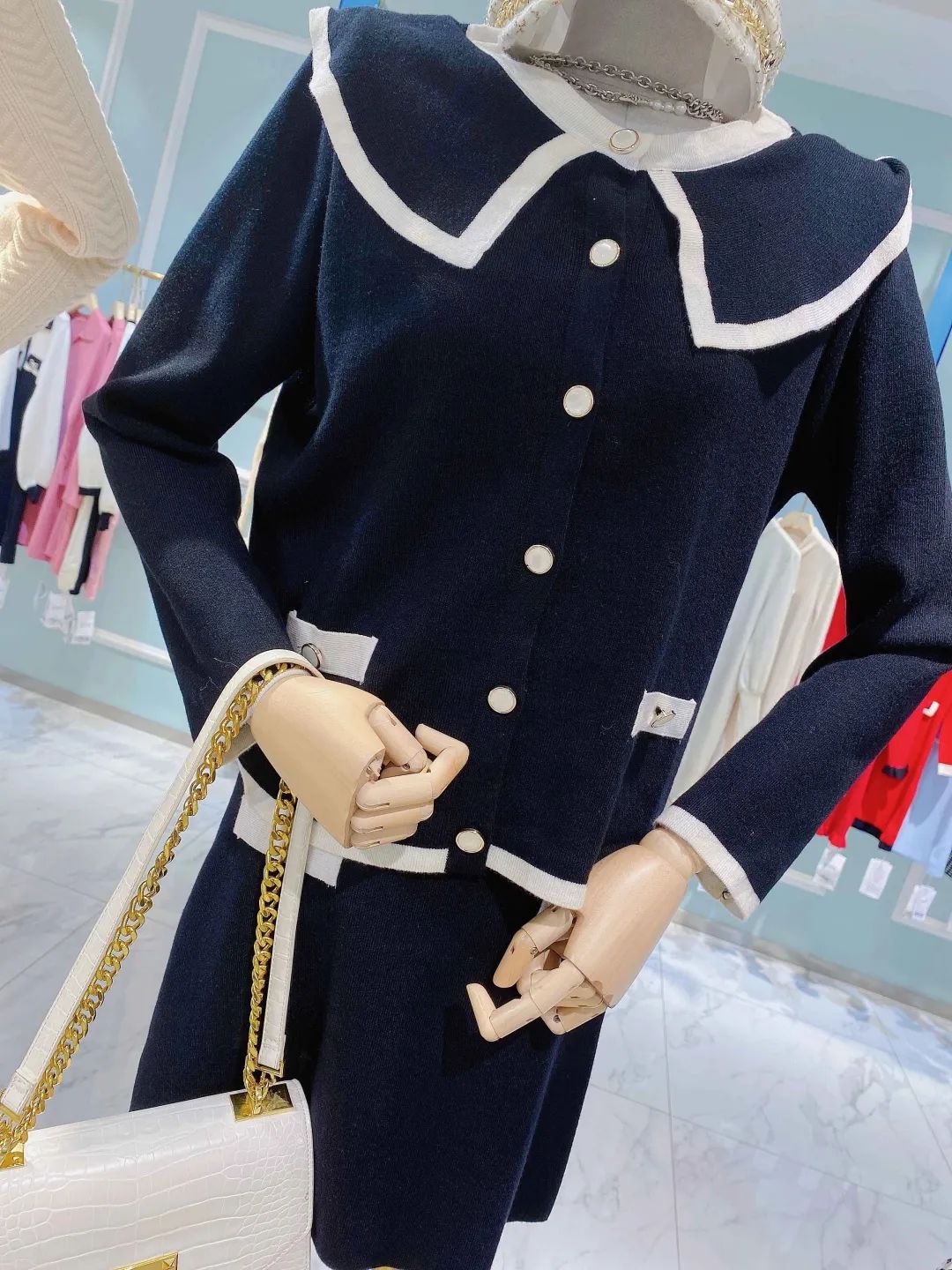 马尔飞丝品牌女装直播,马尔飞丝羊绒连衣裙折扣