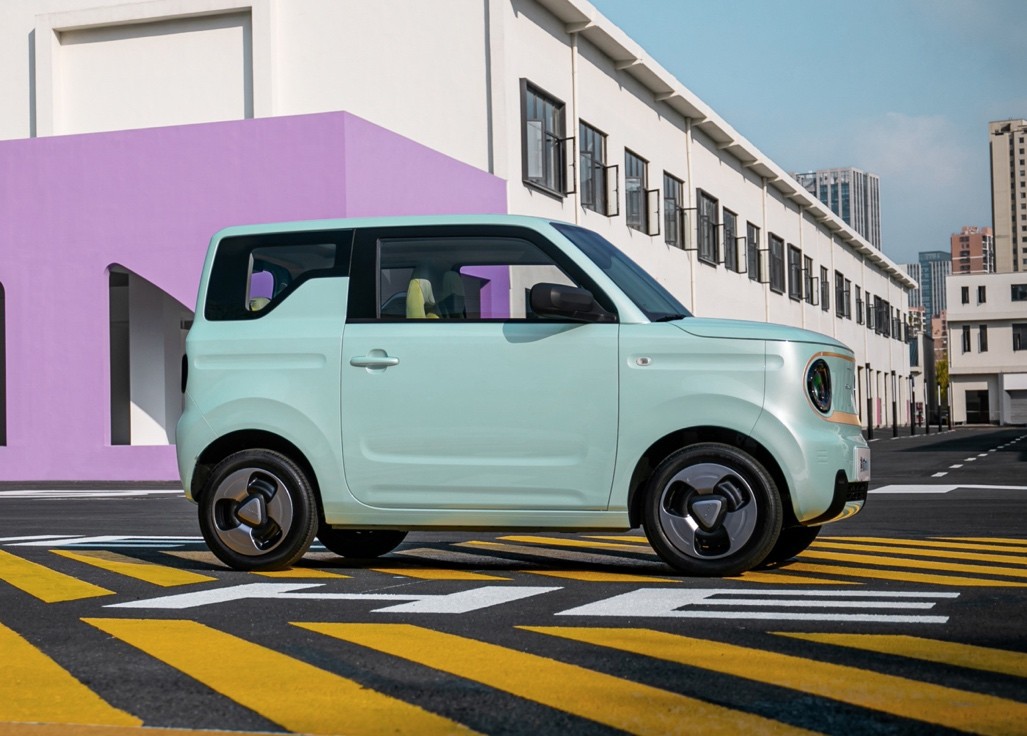 新能源纯电动微型车,五座500公里续航纯电微型车