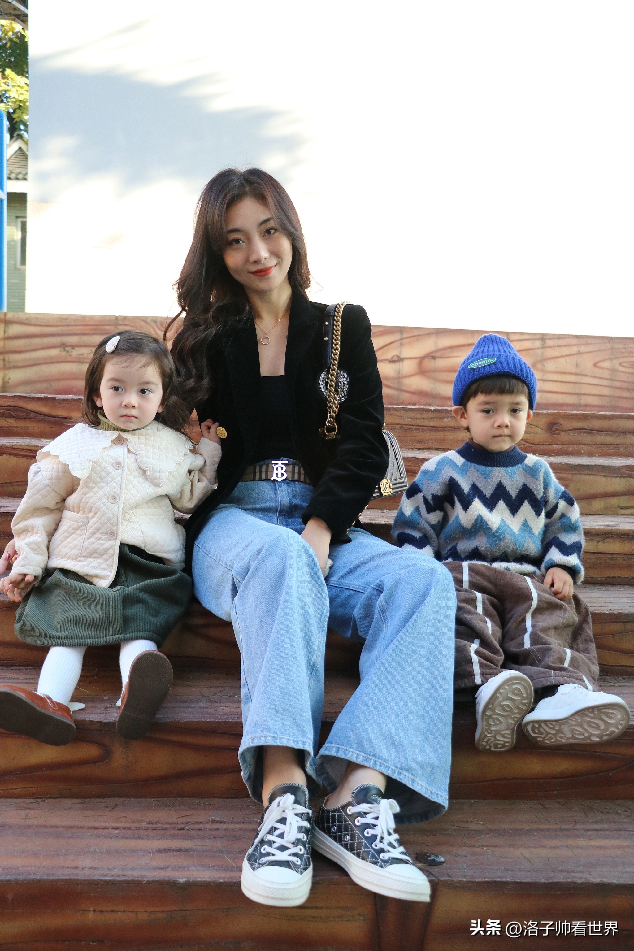 年入百万的42岁女子,年入千万29岁女孩生下三胞胎