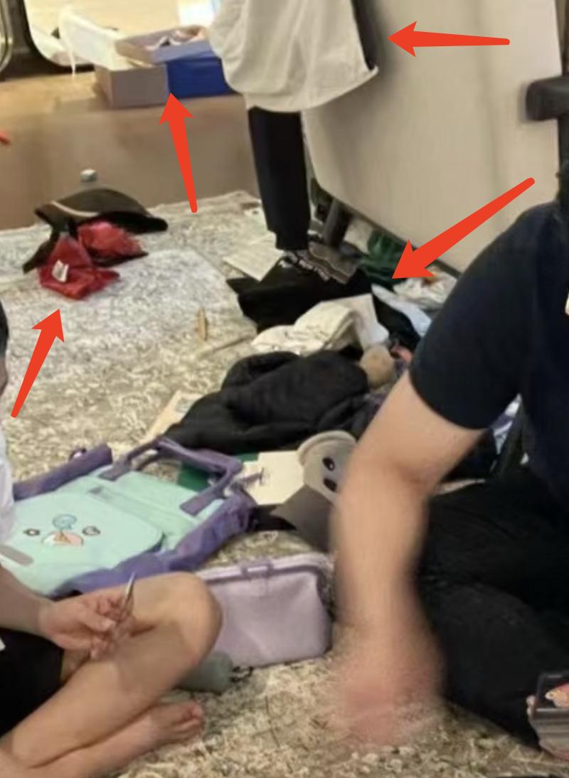 郭晶晶晒庆生视频,郭晶晶帮老公整理衣服