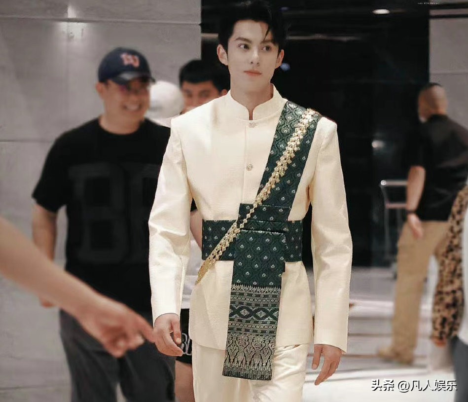 王鹤棣之前未出道的节目,王鹤棣早期综艺戴面具被问问题