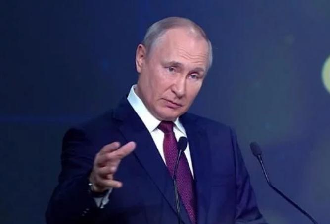 “我支持普京”冲上美国热搜榜！恒指先多后空