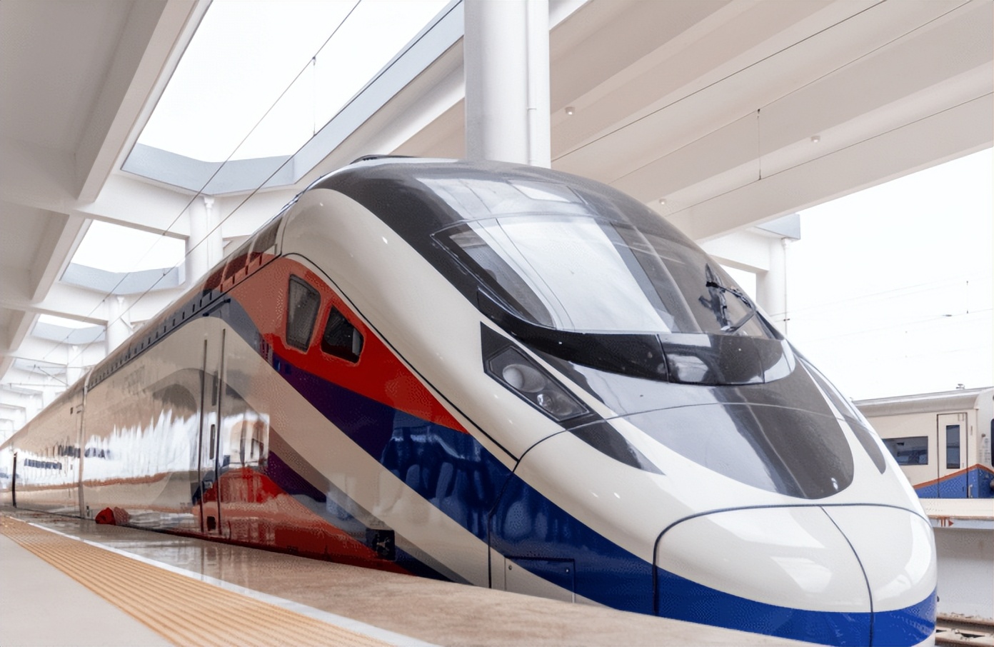 中老铁路为沿线经济发展注入动力,中老铁路让老挝实现贸易顺差