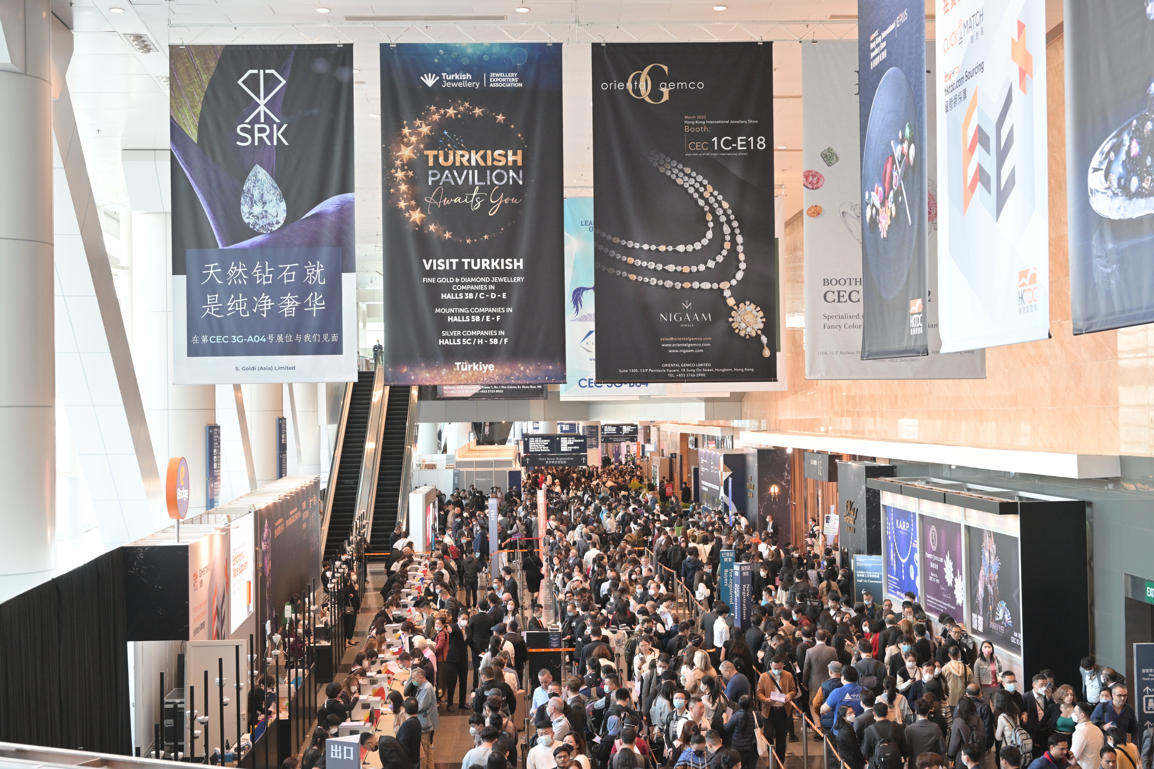 香港新闻香港珠宝展,香港珠宝双展人气旺