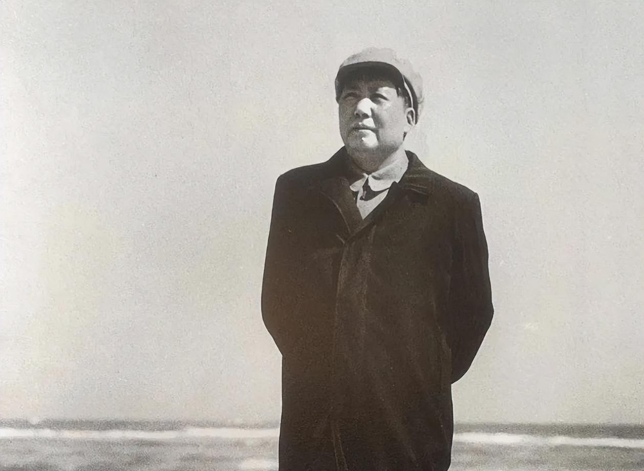 称霸世界80年,去美元潮为何偏发生在2023年?毛主席的话正在应验