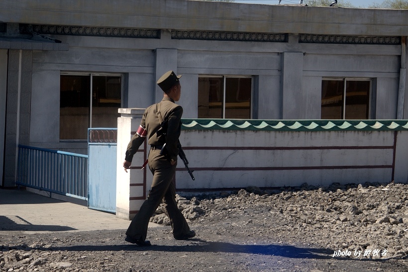 朝鲜士兵拍中国游客,外国人在朝鲜随便拍照会被抓吗