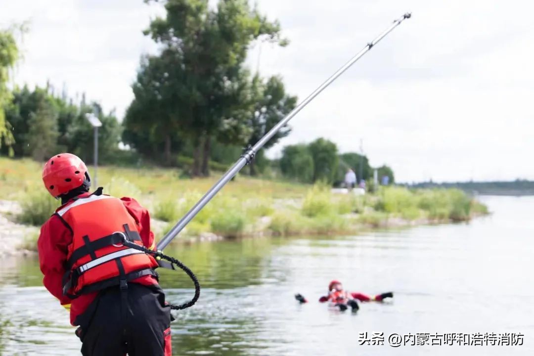 溺水的防范与自救直播公益亲子课,芒果tv湖南教育直播防溺水