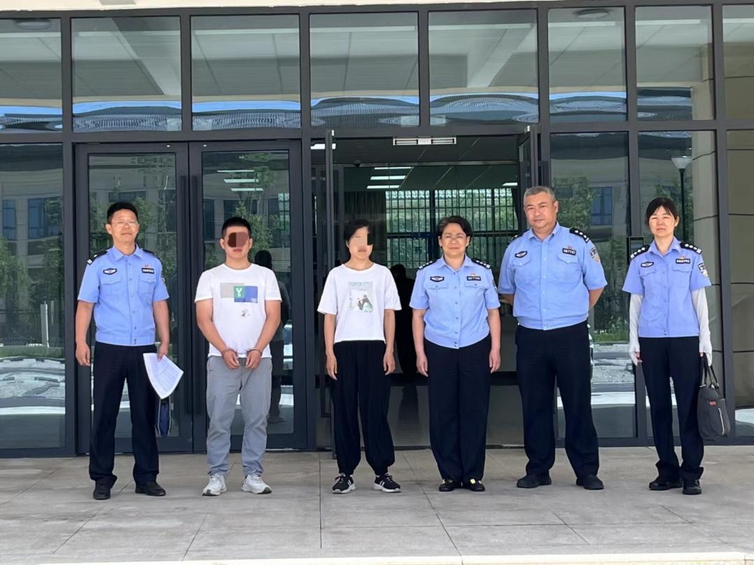 夏季行动|高新公安：警灯照夏夜藏蓝护平安