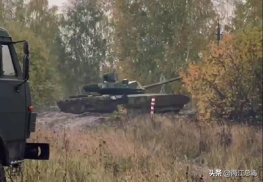 M1X现身T14参战，美俄战车都来了，我们的四代主战坦克是啥样的？