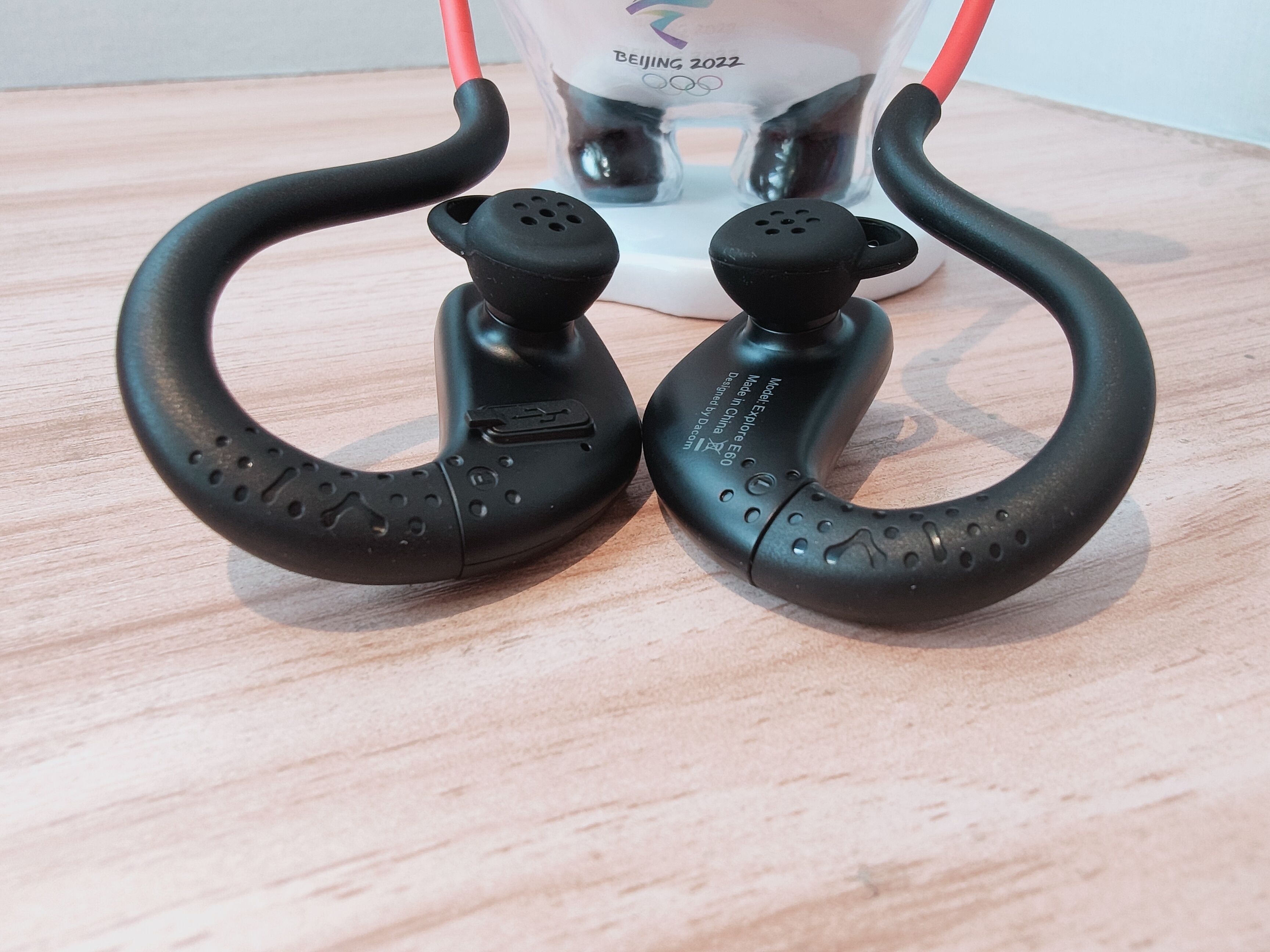 气传导与骨传导完美结合的耳机,气传导和骨传导耳机哪个不漏音