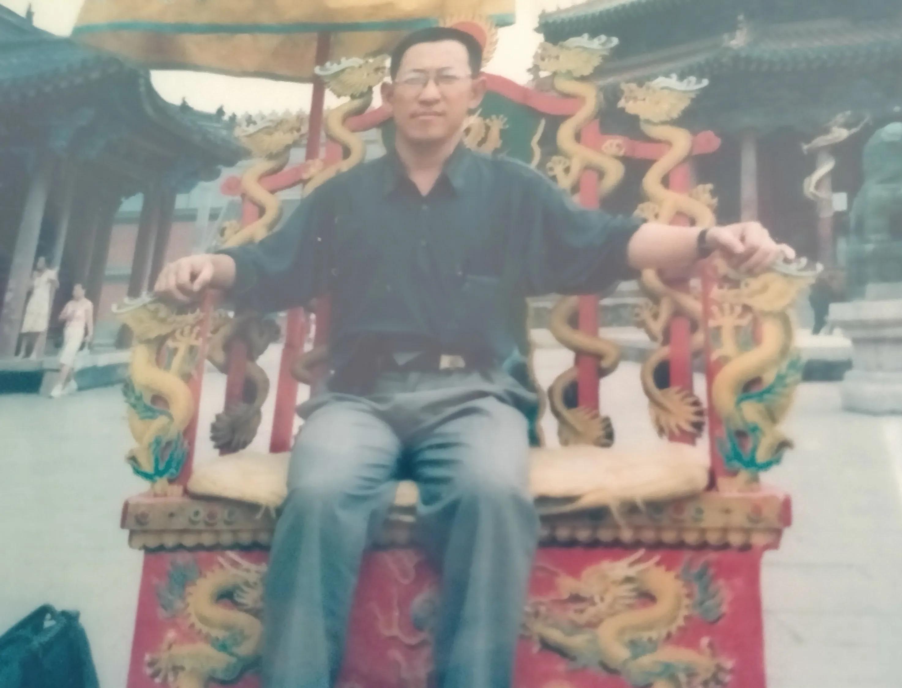 江南行作者张德富