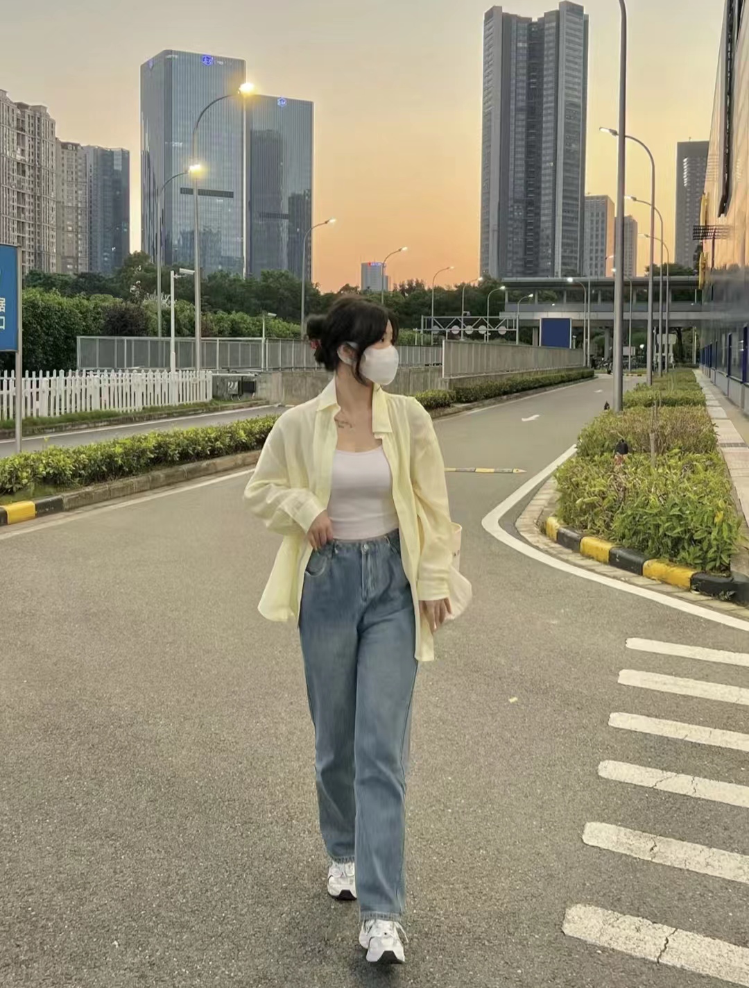 微胖的女生穿什么款式比较好看,微胖女生应该穿什么款式上衣