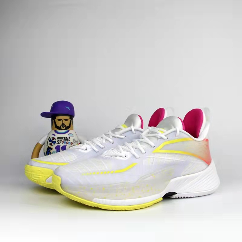 安踏轻狂pro氮科技篮球鞋,安踏新品篮球鞋三分雨