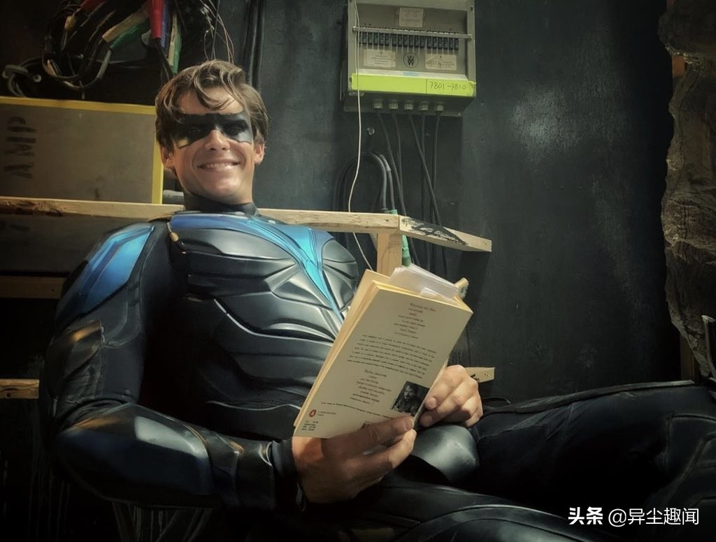 沉睡魔咒的王子其实是澳洲的阳光小鲜肉!他曾演出加勒比海盗