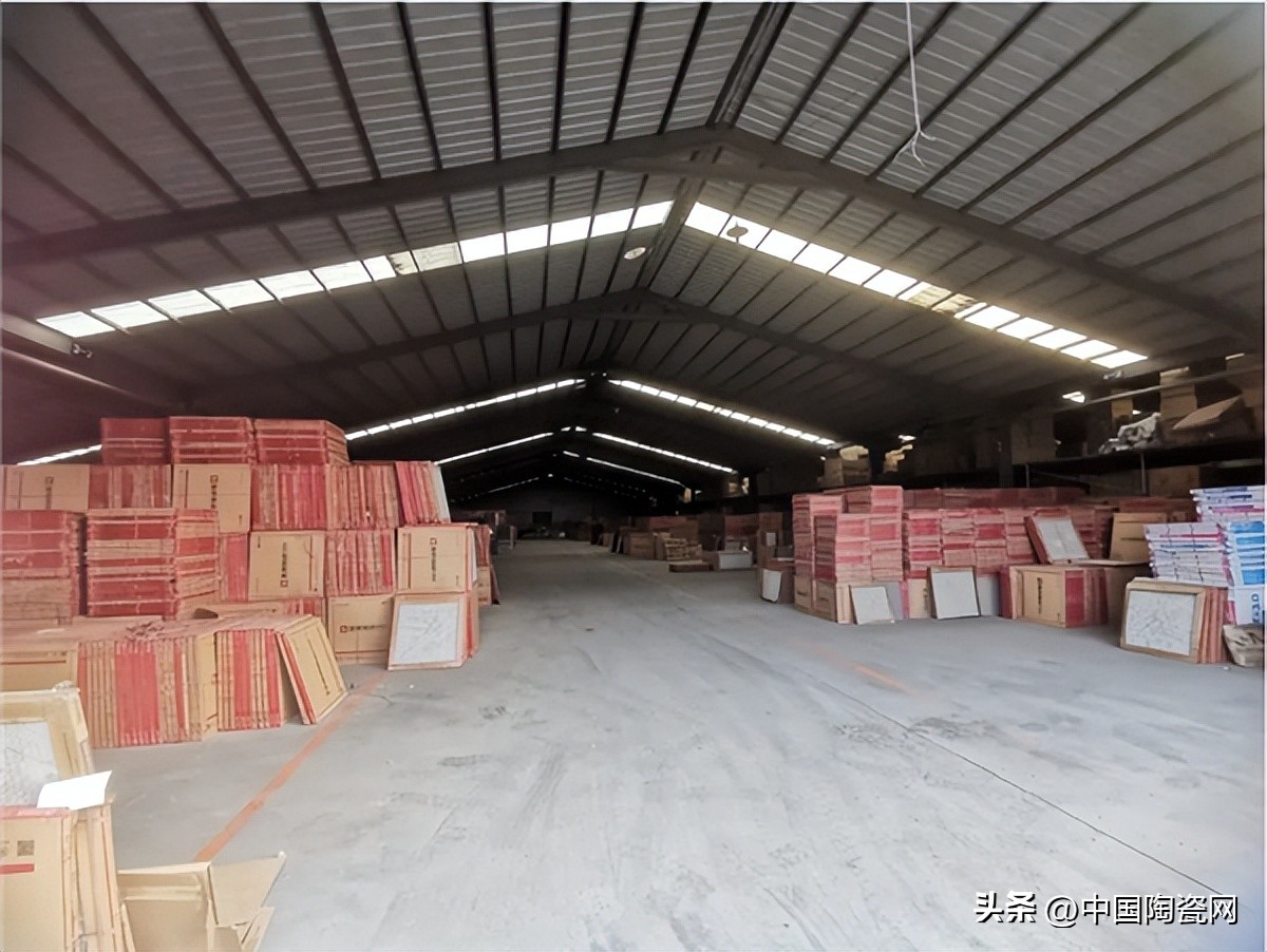 *牌鹰**陶瓷再迎经销商签约,设立云南昆明*牌鹰**中心仓!