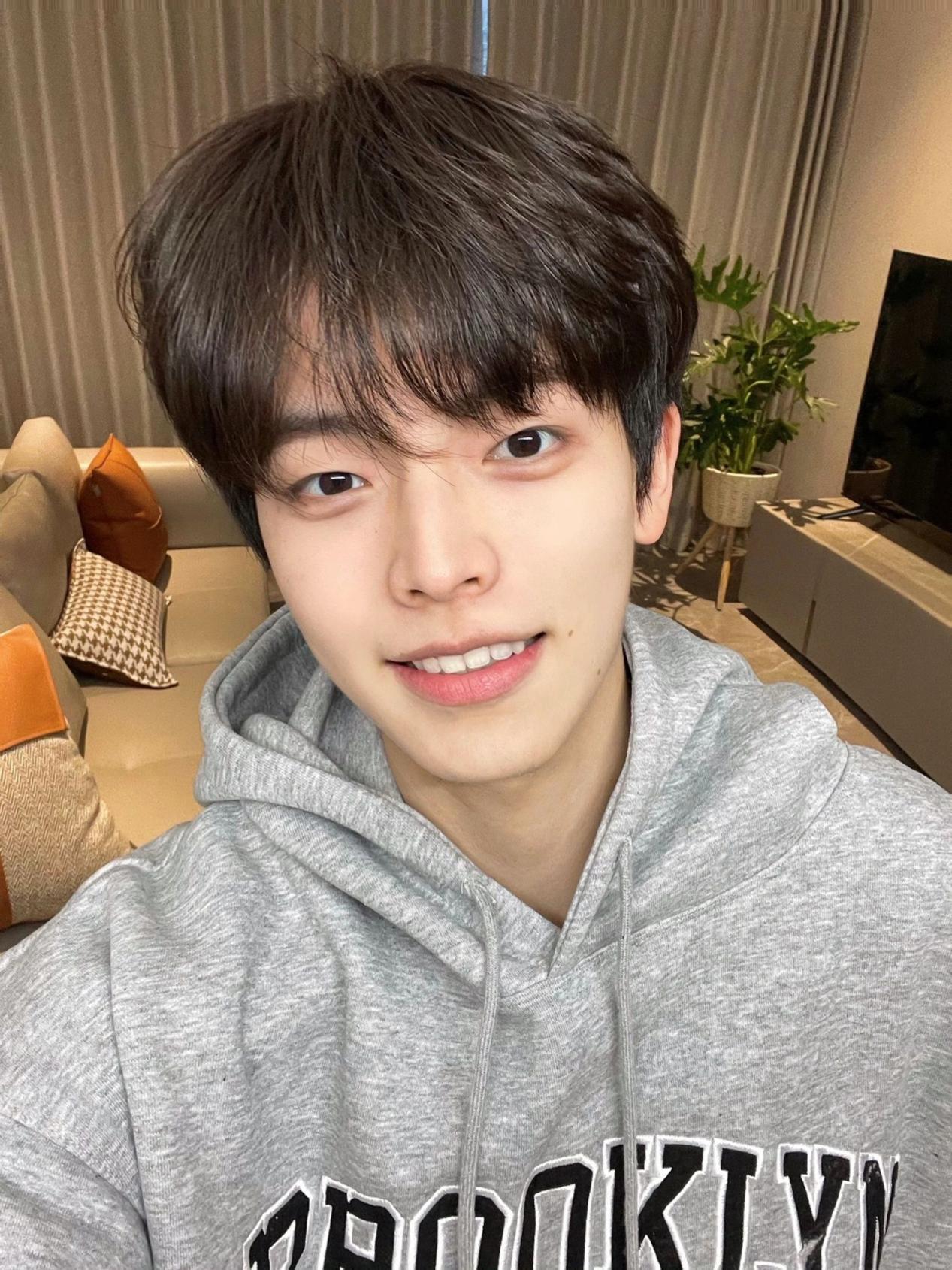 男士洗面奶牌子推荐性价比高,平价男士去黑头洗面奶