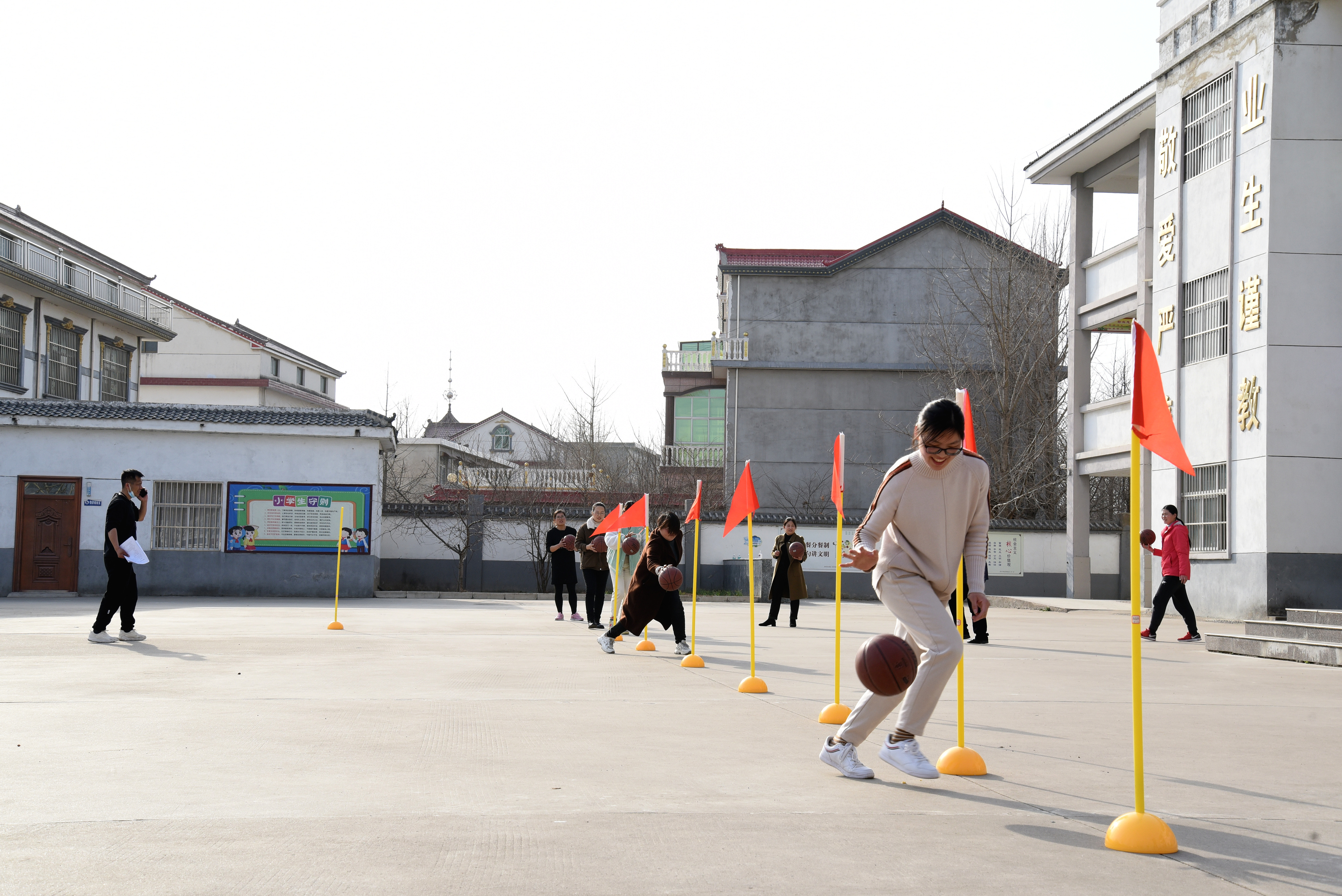 城关小学三八妇女节,三八妇女节快乐幸福